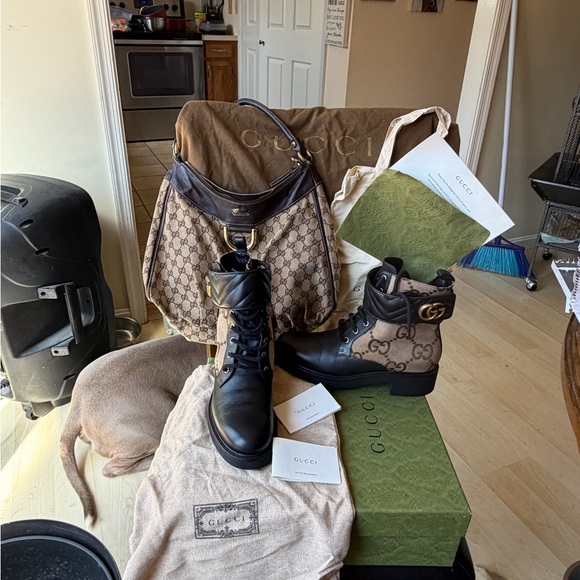 Gucci Tan and Black Shoulder Bag - Picture 9 of 11